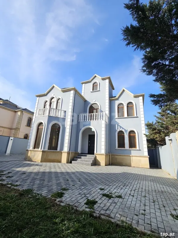 Satılır 4 otaqlı həyət evi 200 m²