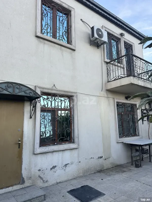 Kirayə verilir 4 otaqlı həyət evi 200 m²