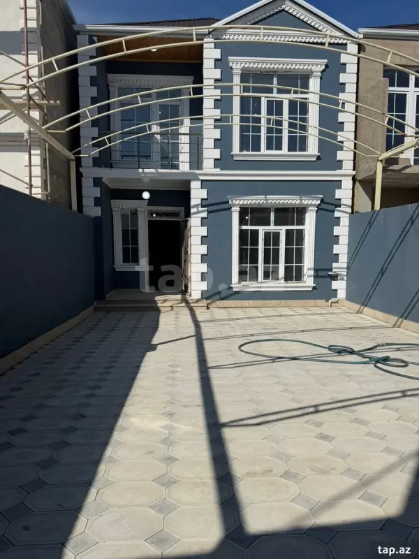 Satılır 4 otaqlı həyət evi 140 m²