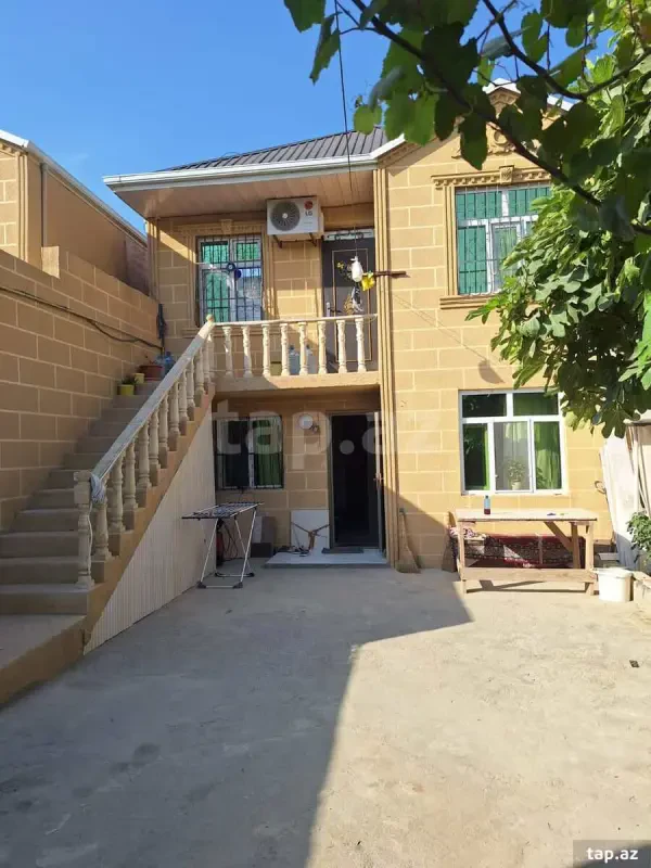 Satılır 6 otaqlı həyət evi 150 m²