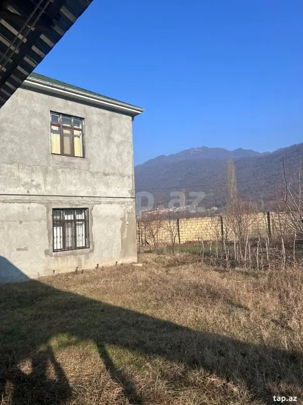 Satılır 6 otaqlı həyət evi 220 m²