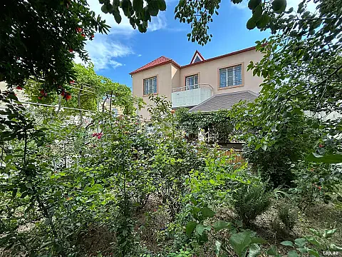 Satılır 4 otaqlı həyət evi 200 m² — Bakı 4 otaq 200.00 m²