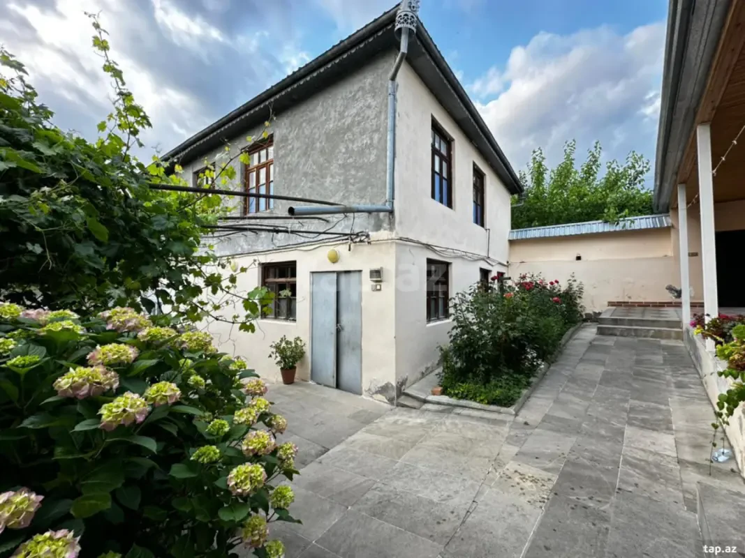 Kirayə verilir 2 otaqlı həyət evi 80 m²