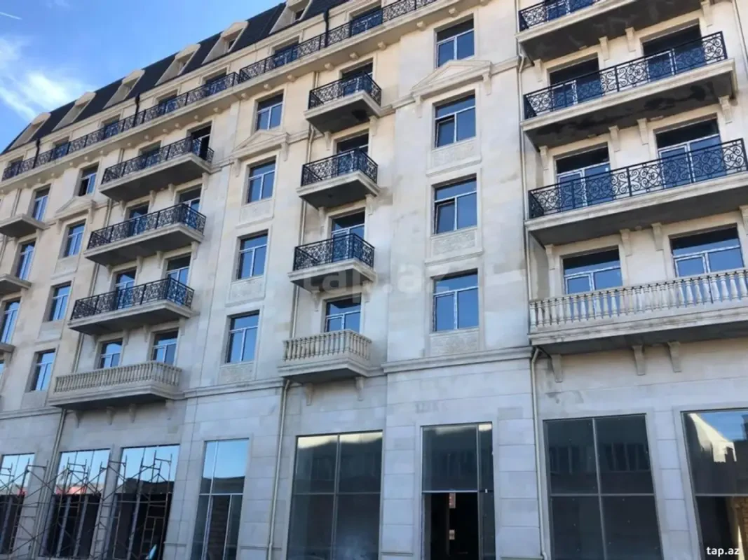 Satılır 3 otaqlı yeni tikili 138.5 m²