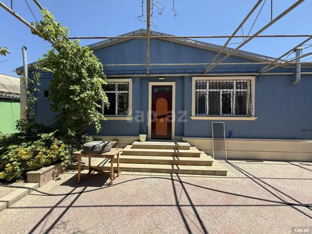 Satılır 4 otaqlı həyət evi 450 m²