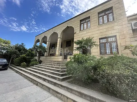 Satılır 10 otaqlı həyət evi 500 m² — Bakı, Binəqədi 10 otaq 500.00 m²