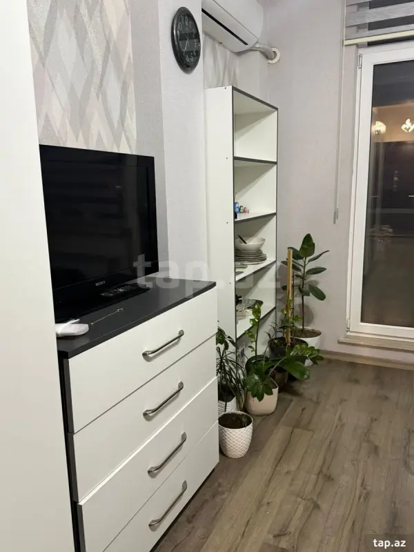 Kirayə verilir 1 otaqlı yeni tikili 25 m²