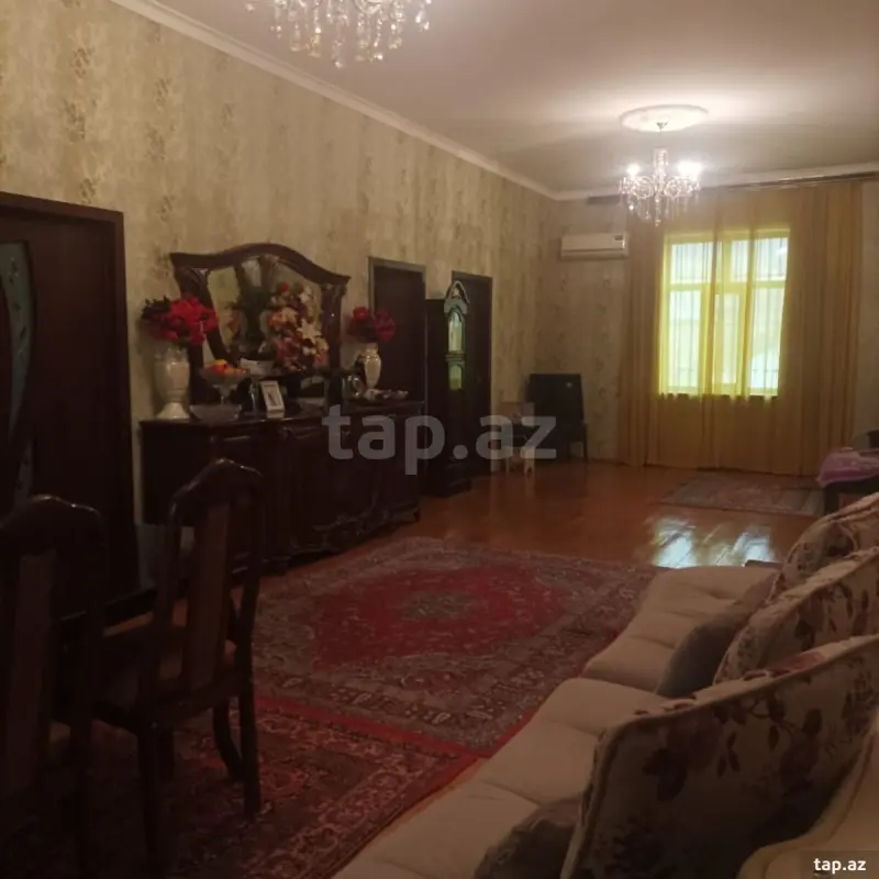 Satılır 10 otaqlı həyət evi 172 m²