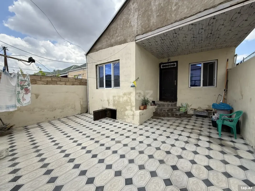 Satılır 4 otaqlı həyət evi 160 m²
