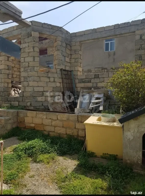 Satılır 5 otaqlı həyət evi 600 m²