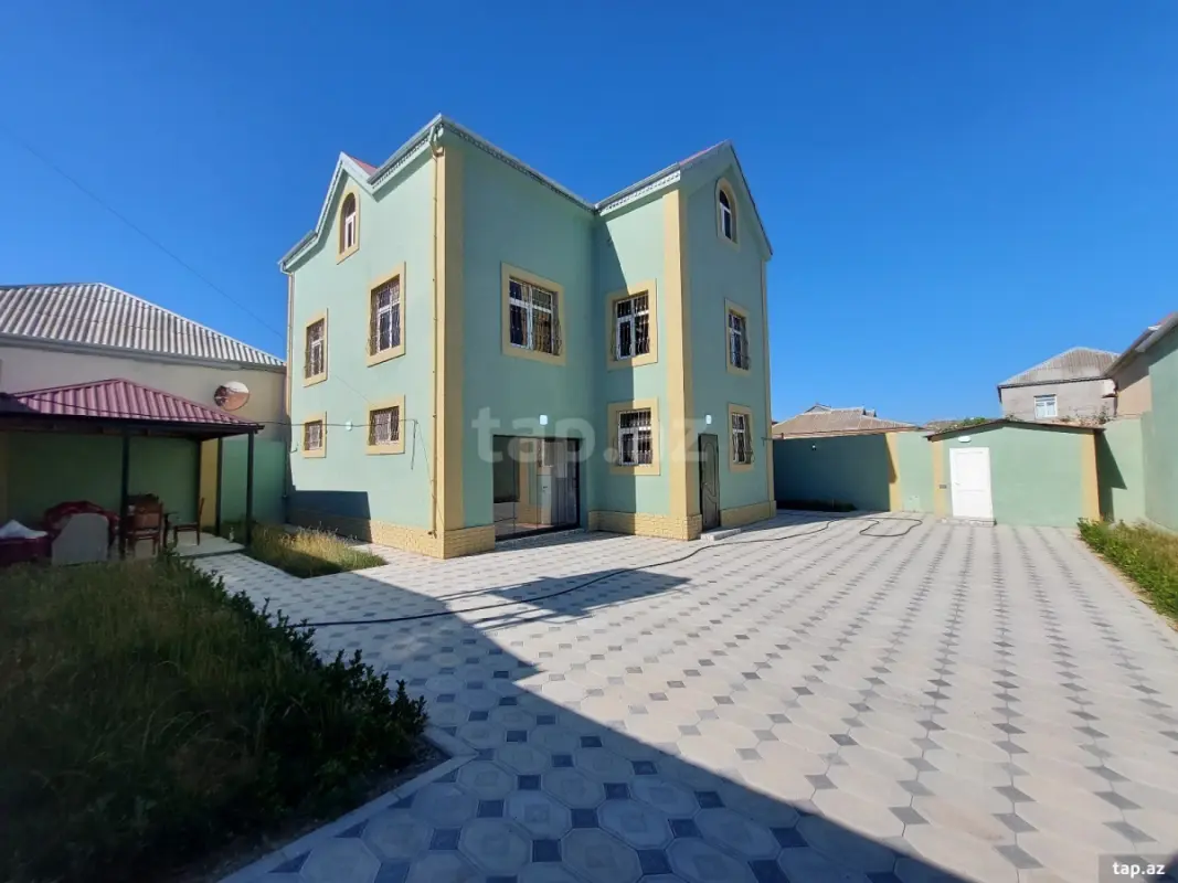 Satılır 7 otaqlı həyət evi 500 m²