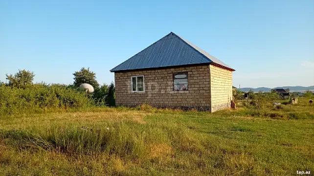 Satılır 3 otaqlı həyət evi 60 m² — Qəbələ 3 otaq 60.00 m²