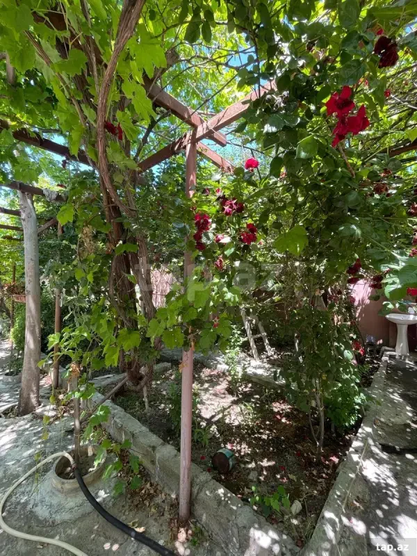 Satılır 5 otaqlı həyət evi 260 m²
