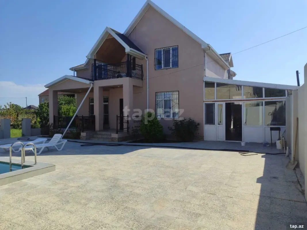 Kirayə verilir 6 otaqlı həyət evi 180 m²