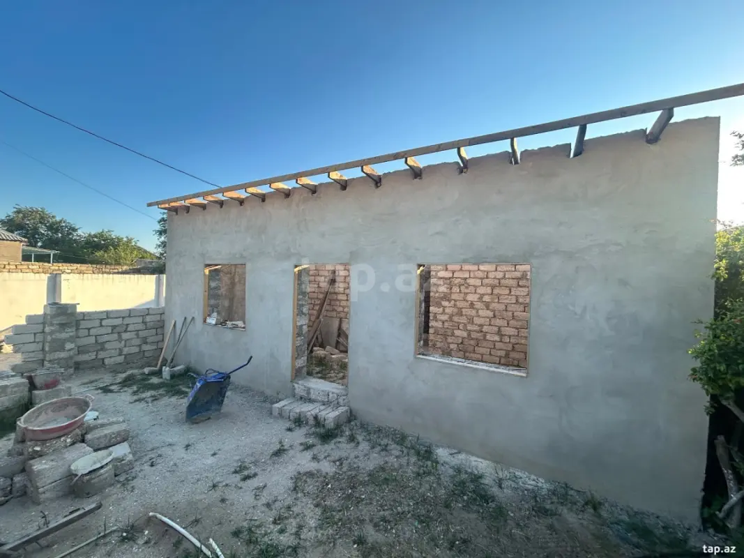 Satılır 3 otaqlı həyət evi 1700 m²