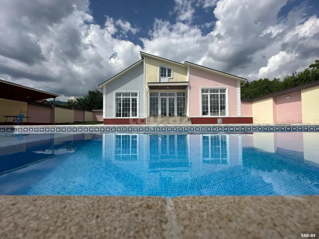 Kirayə verilir 4 otaqlı həyət evi 140 m²