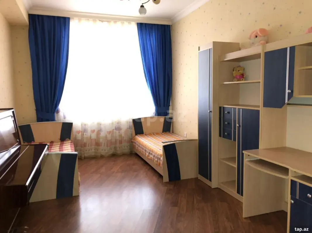 Kirayə verilir 3 otaqlı yeni tikili 120 m²