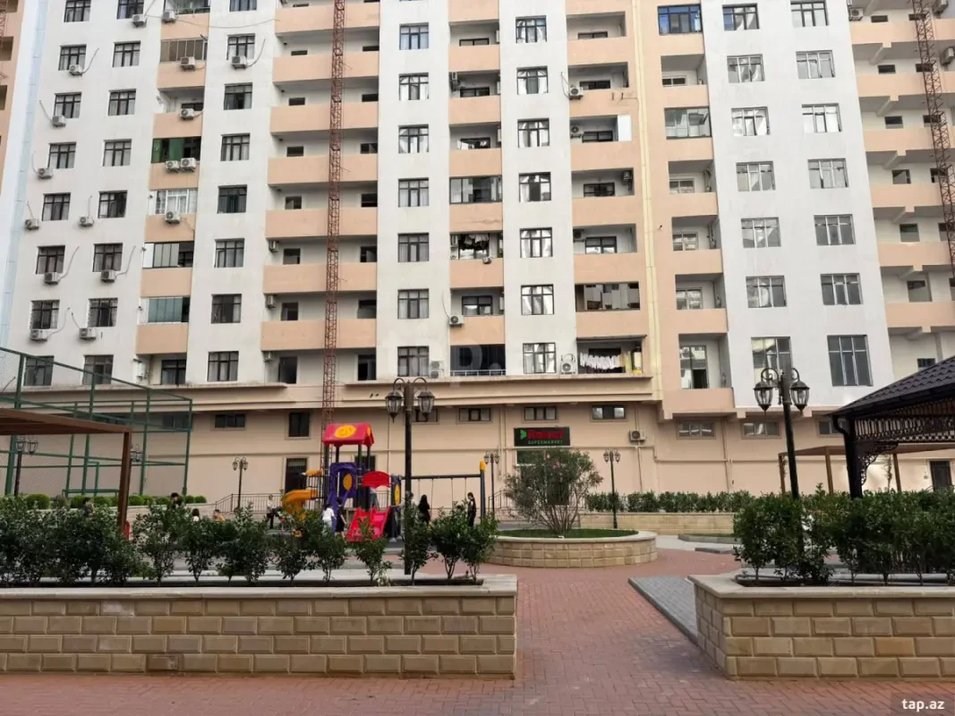Satılır 3 otaqlı yeni tikili 100 m²