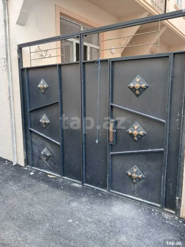 Satılır 4 otaqlı həyət evi 150 m²