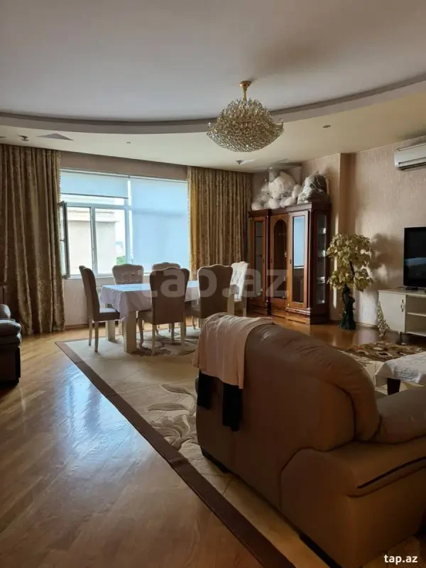 Kirayə verilir 3 otaqlı yeni tikili 135 m²