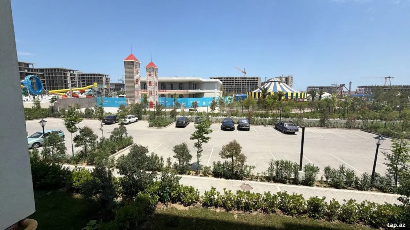 Kirayə verilir 3 otaqlı yeni tikili 234 m²