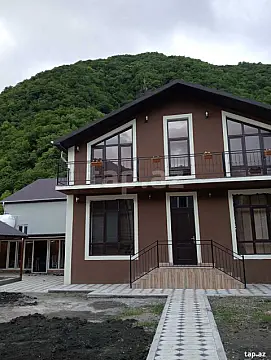 Kirayə verilir 5 otaqlı həyət evi 220 m² — Qax 5 otaq 220.00 m²