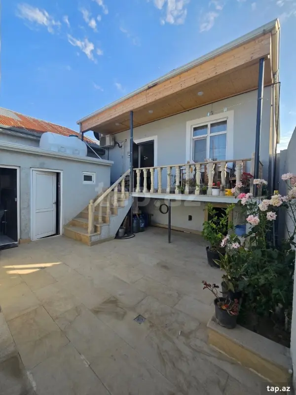 Satılır 4 otaqlı həyət evi 200 m²