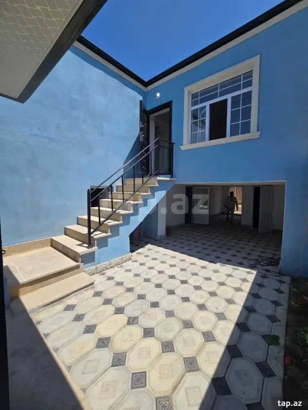 Satılır 5 otaqlı həyət evi 200 m²