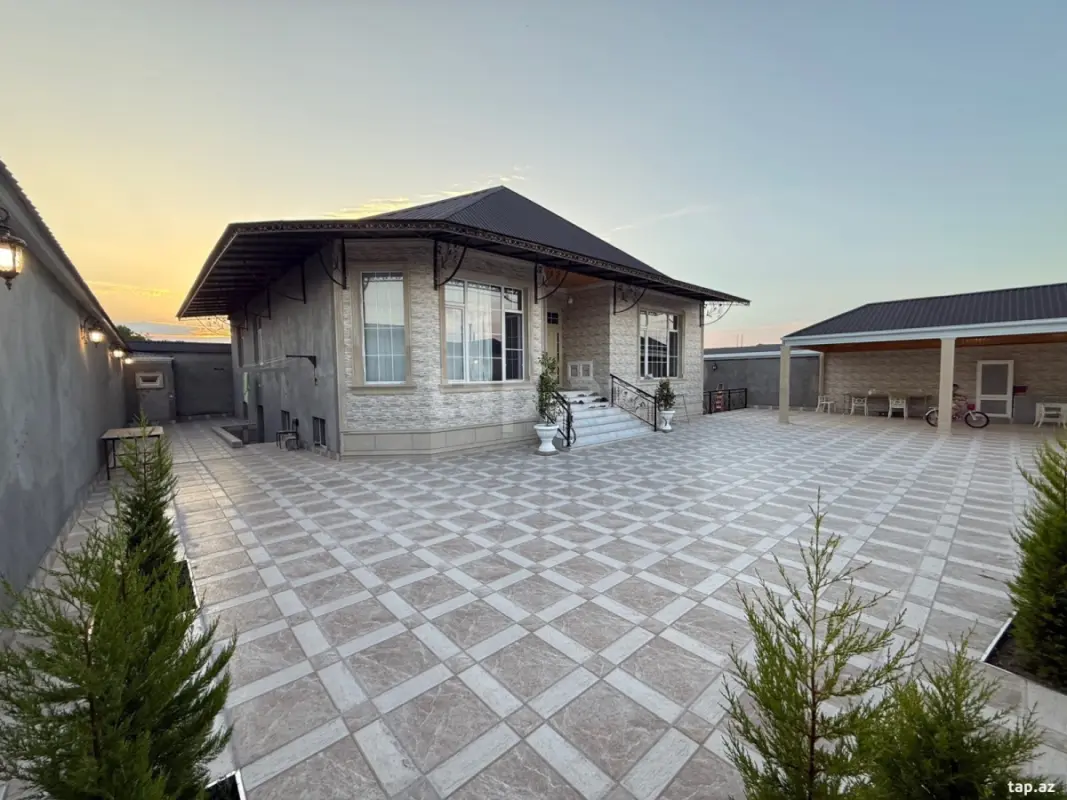 Satılır 5 otaqlı həyət evi 200 m²