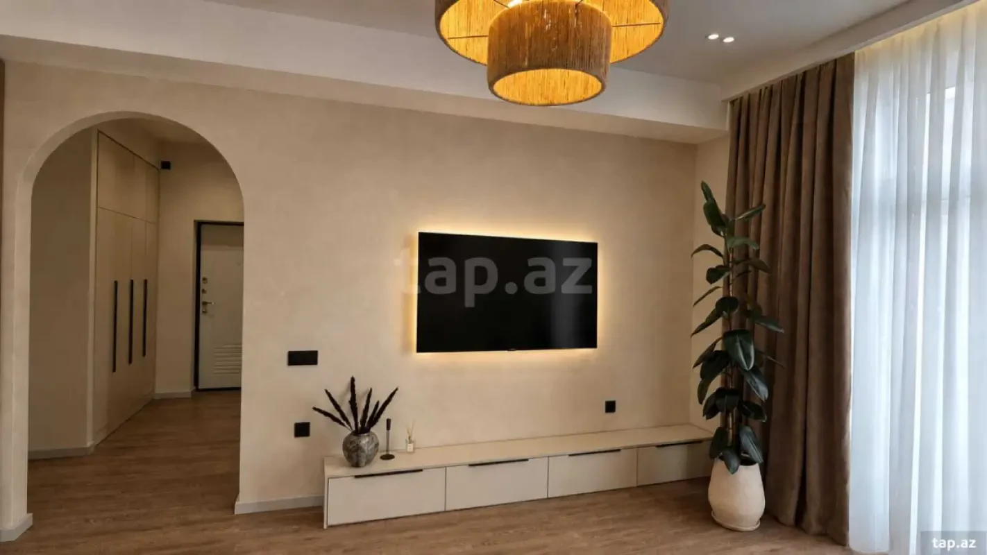 Satılır 2 otaqlı yeni tikili 60 m²