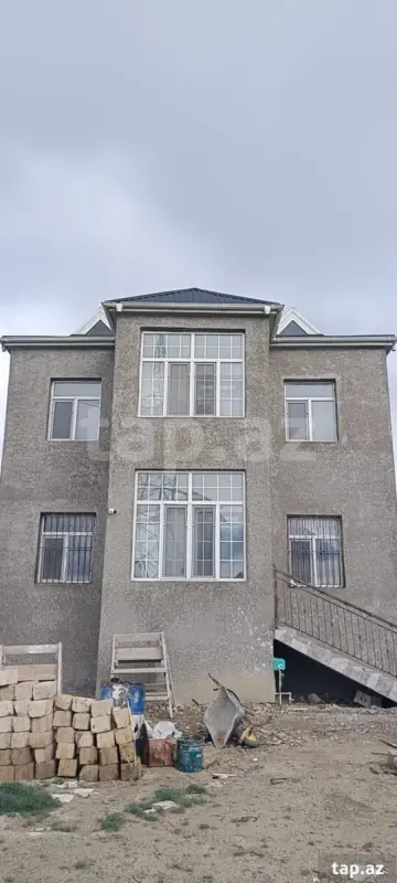 Satılır 4 otaqlı həyət evi 160 m²