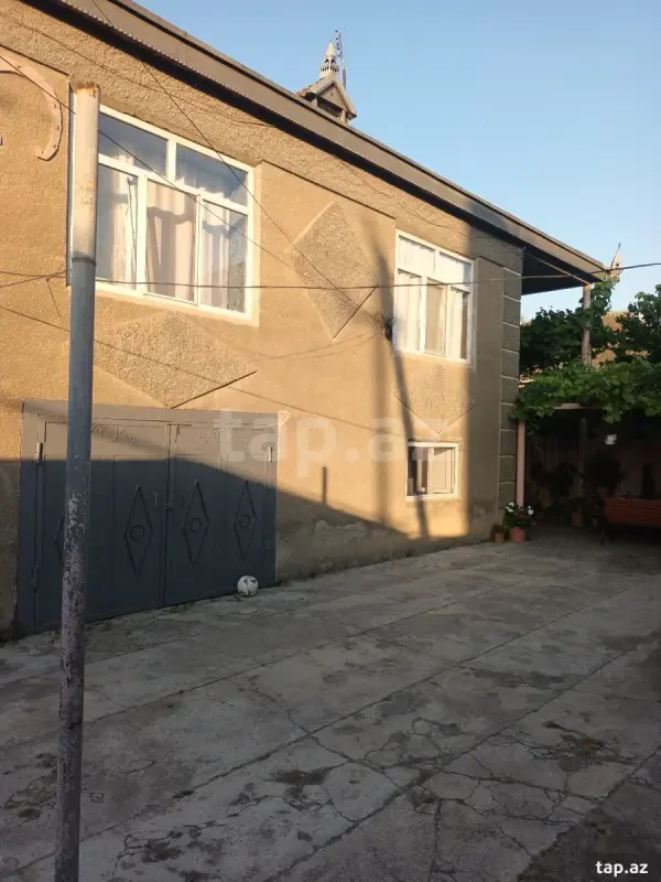 Satılır 5 otaqlı həyət evi 560 m²