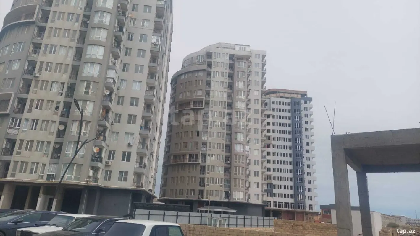 Satılır 3 otaqlı yeni tikili 250 m²