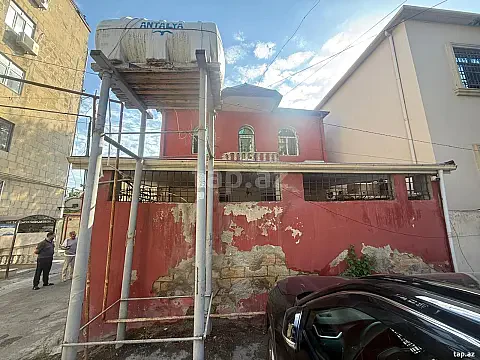 Satılır 4 otaqlı həyət evi 210 m² — Bakı 4 otaq 210.00 m²