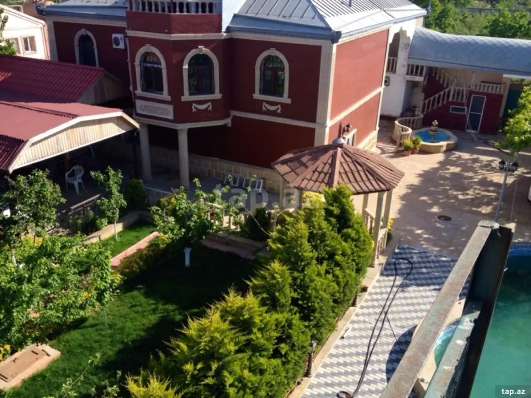 Kirayə verilir 7 otaqlı həyət evi 600 m²