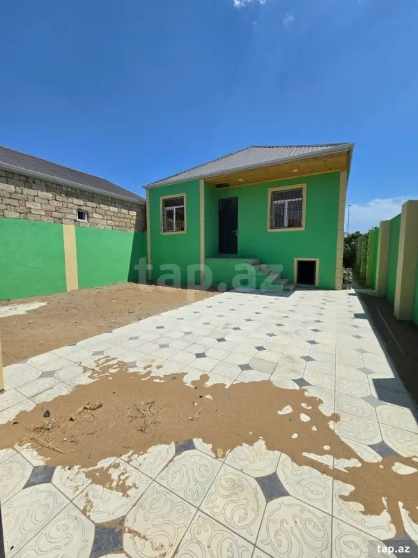 Satılır 3 otaqlı həyət evi 250 m²