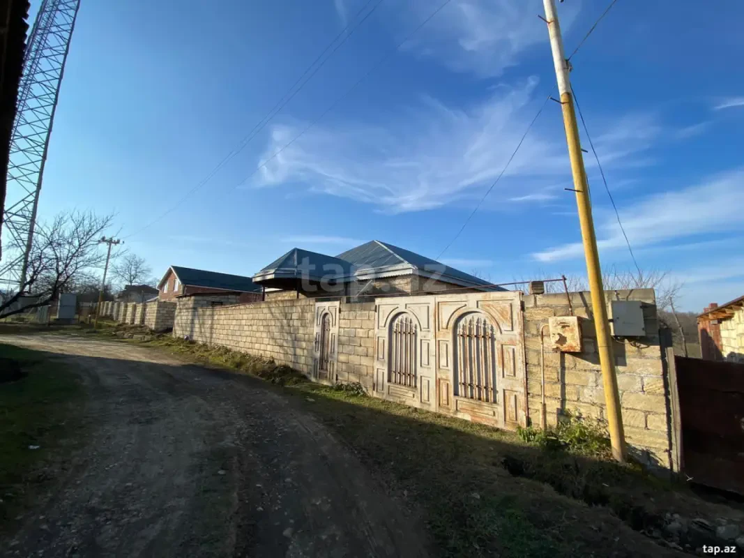 Satılır 5 otaqlı həyət evi 150 m²