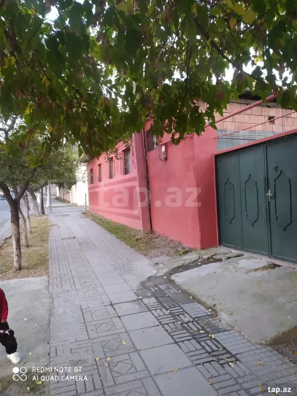 Satılır 5 otaqlı həyət evi 300 m²