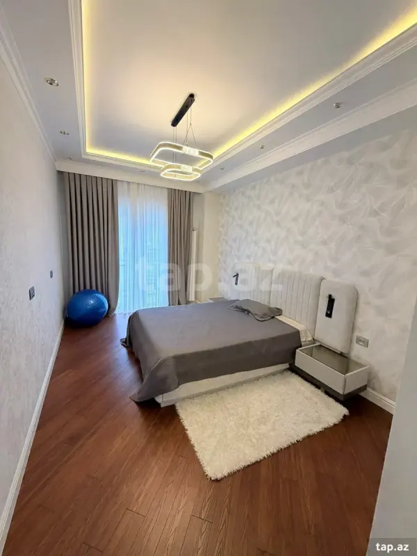 Kirayə verilir 3 otaqlı yeni tikili 130 m²