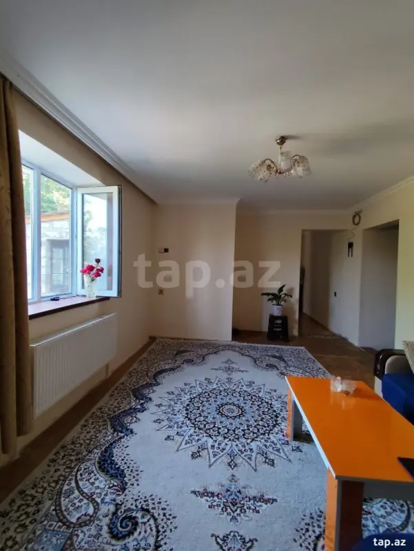 Satılır 3 otaqlı həyət evi 450 m²