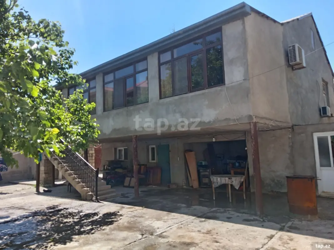 Satılır 6 otaqlı həyət evi 12 m²