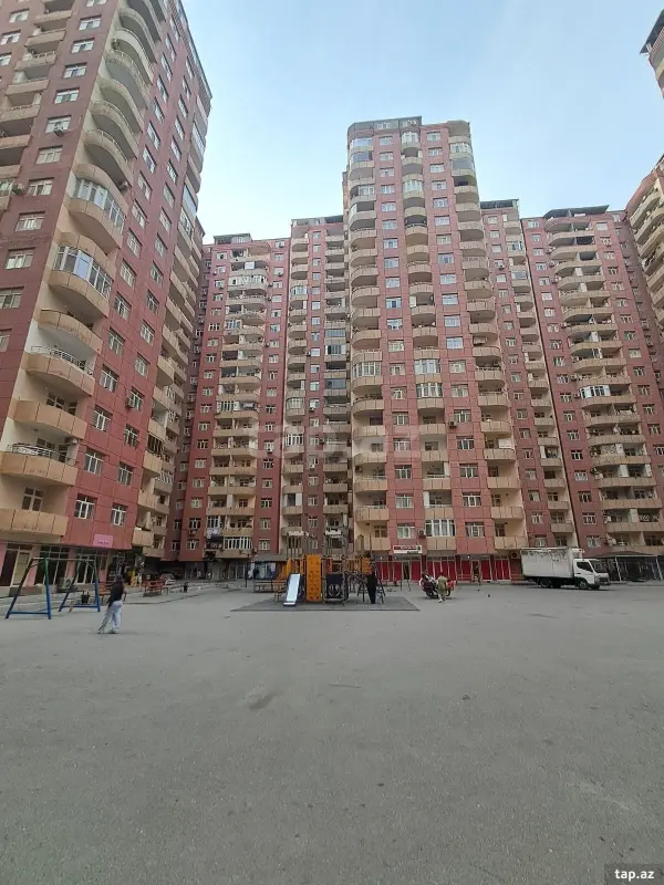 Satılır 3 otaqlı yeni tikili 76 m²
