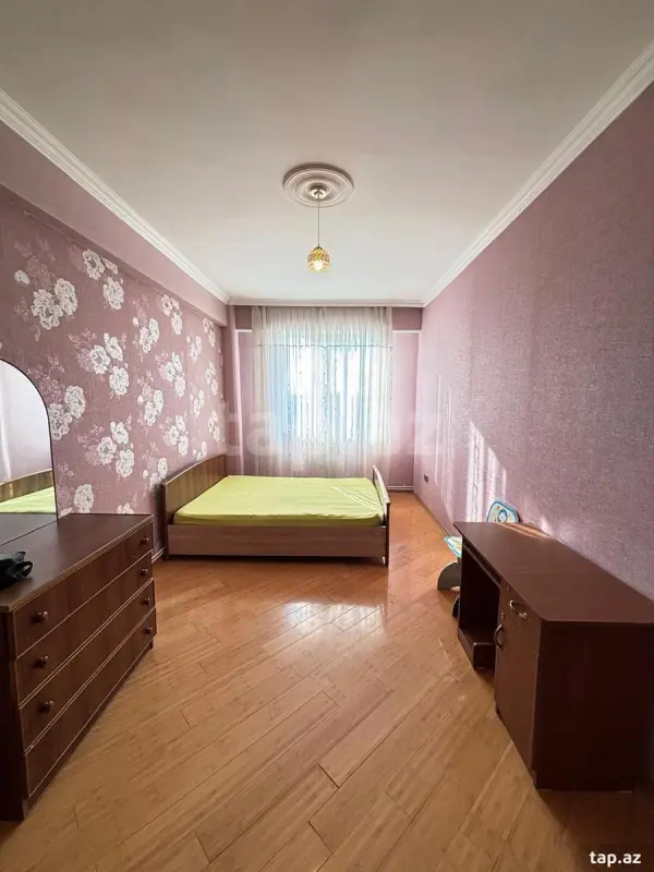 Kirayə verilir 3 otaqlı yeni tikili 80 m²
