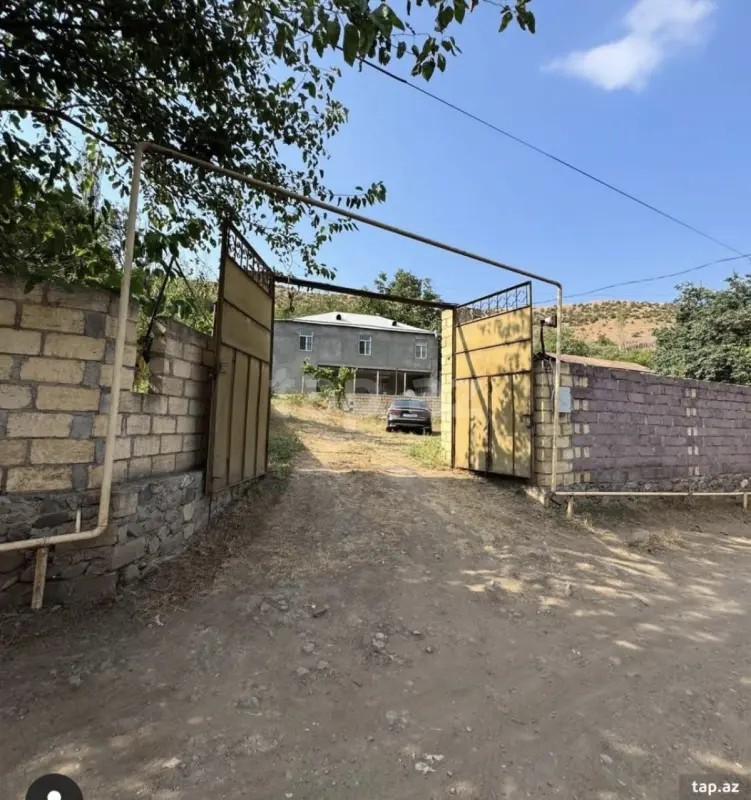 Satılır 5 otaqlı həyət evi 190 m²