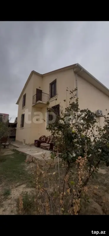 Satılır 4 otaqlı həyət evi 200 m²