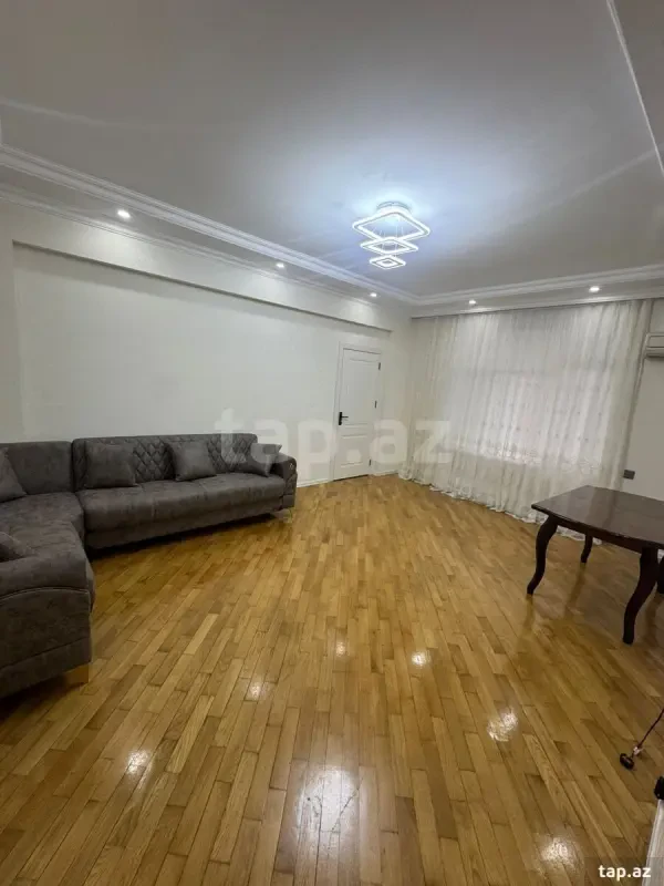 Kirayə verilir 2 otaqlı yeni tikili 80 m²