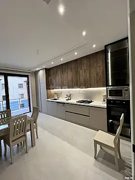 Kirayə verilir 3 otaqlı yeni tikili 125 m² — Bakı 3 otaq 125.00 m²