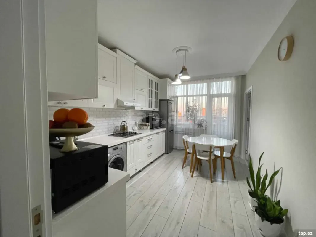 Satılır 3 otaqlı yeni tikili 110 m²