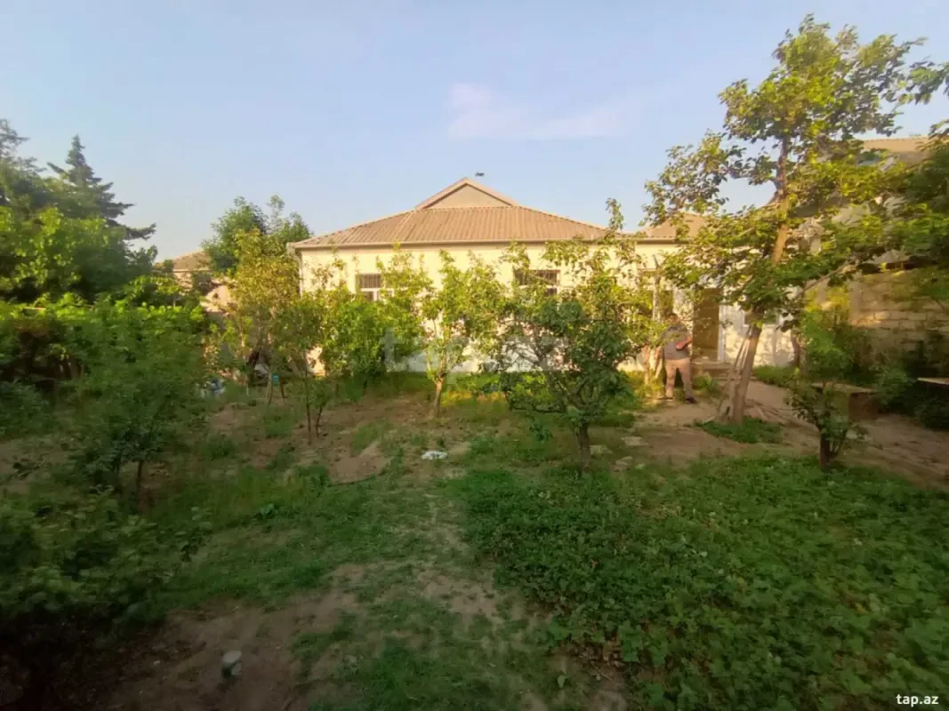 Satılır 4 otaqlı həyət evi 130 m²