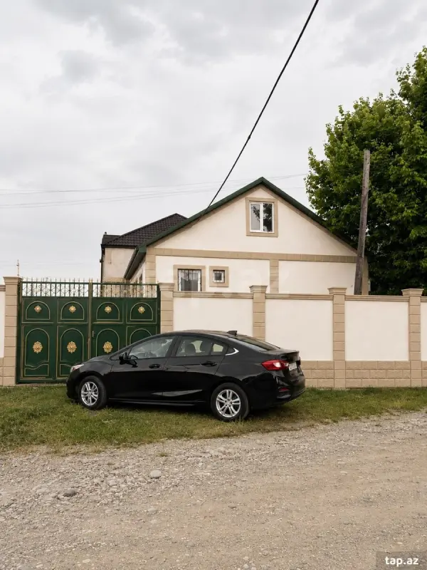 Satılır 4 otaqlı həyət evi 154 m²